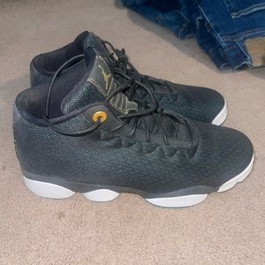 Kids Jordan’s size big kid 7